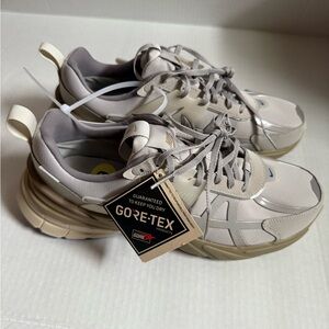 Nike Women's V2K GORE-TEX Shoes